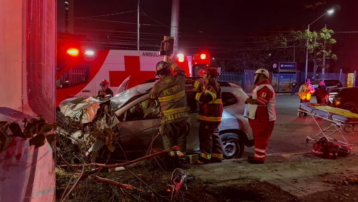 El accidente ocurrió sobre la avenida Félix U. Gómez, en el cruce con la calle Florencio Antillón. Fernanda Pérez
