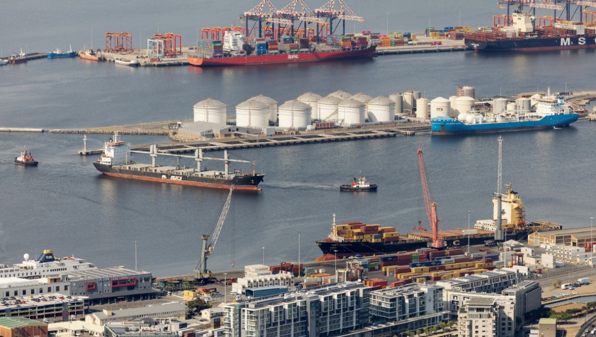 La AIE anunció que sacará al mercado 400 millones de barriles de petróleo de reservas estratégicas. Foto: AFP