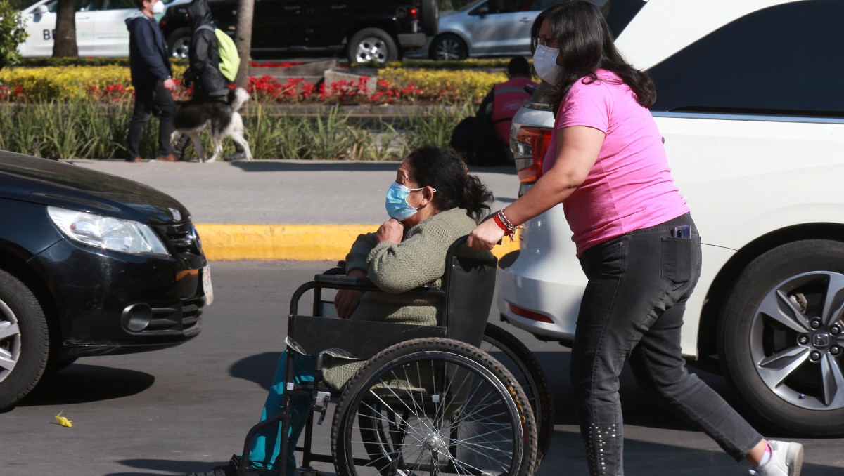 El 76 por ciento de las personas cuidadoras en los hogares son mujeres. | Foto: Juan Carlos Bautista