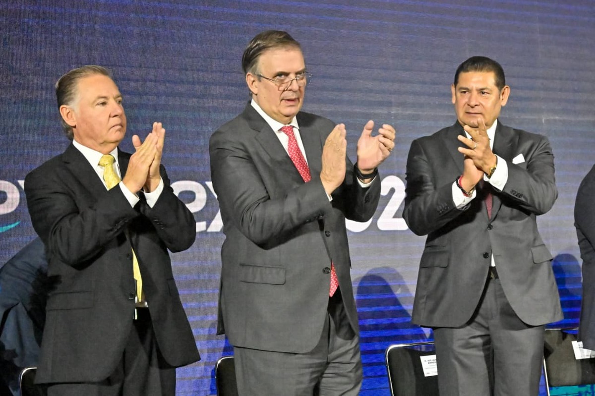 Ebrard expuso que el gobierno decidió modificar más de 770 fracciones arancelarias relacionadas con la industria textil. | Especial