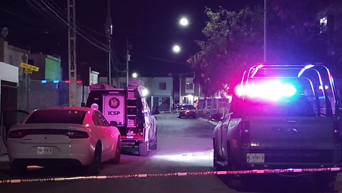 El hombre, quien no fue identificado, presentaba un balazo en la cabeza. Foto: Mayte Villasana