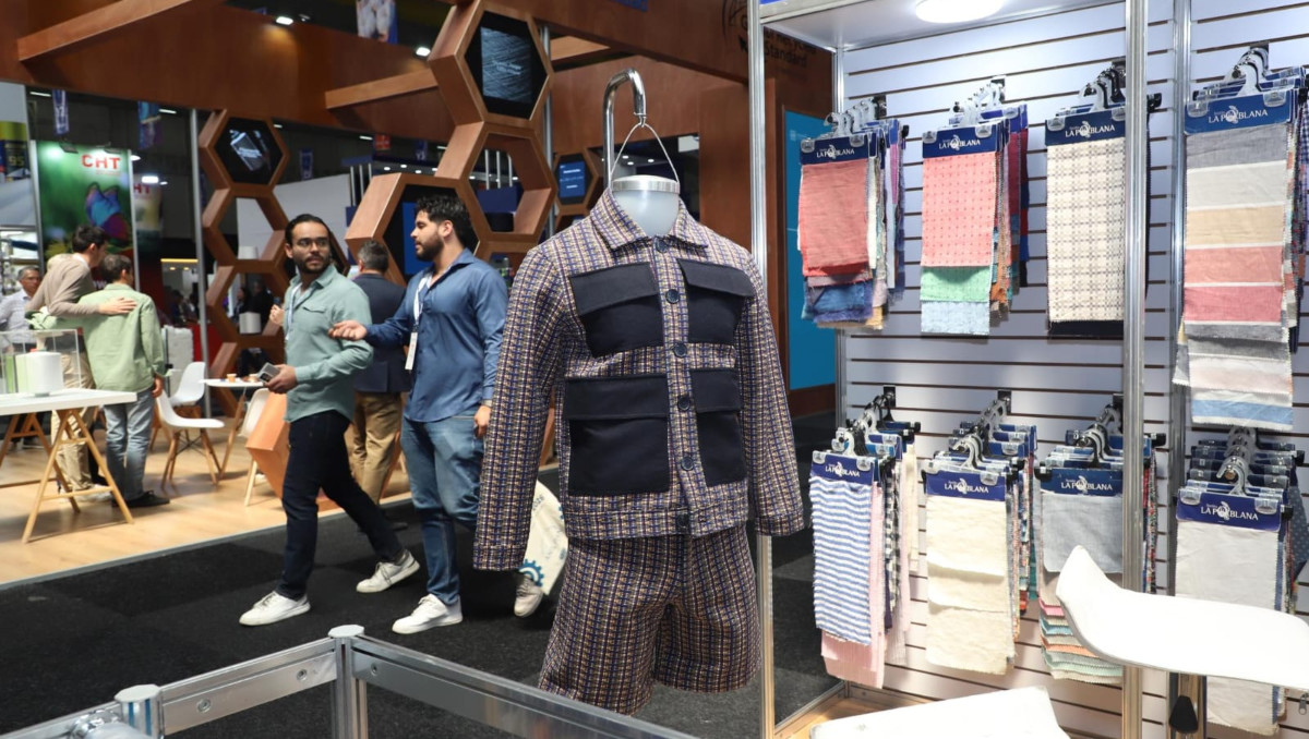 Inseguridad y contrabando 'asfixian' a industria textil en Puebla | Melanie Torres