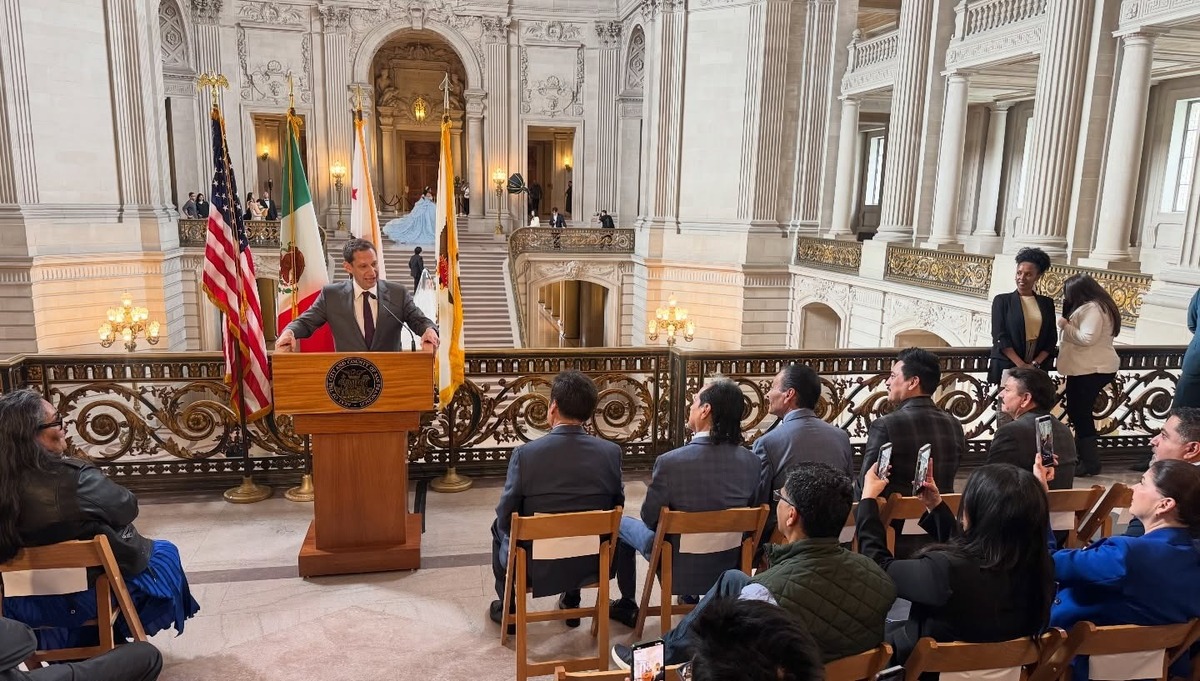 Daniel Lurie, alcalde de San Francisco, se reunió con los Tigres del Norte. | Foto: Especial.