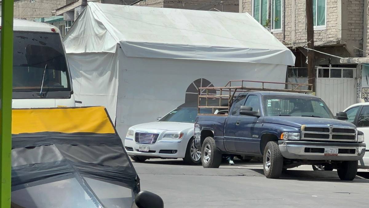 Familiares y amigos despidieron a Iván Raúl, mexiquense que perdió la vida tras el derrumbe de un edificio en San Antonio Abad. Foto: Zuleyma García