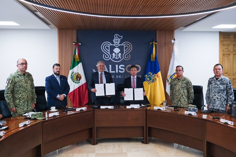 Firma de convenio entre Jalisco y Michoacán. (Usi Toledo)