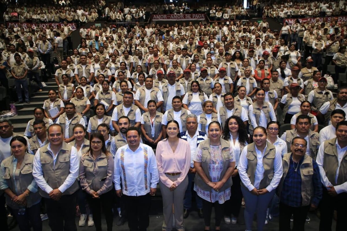 La reunión se llevó a cabo en el Auditorio Sentimientos de la Nación, recinto ubicado en la capital del estado.