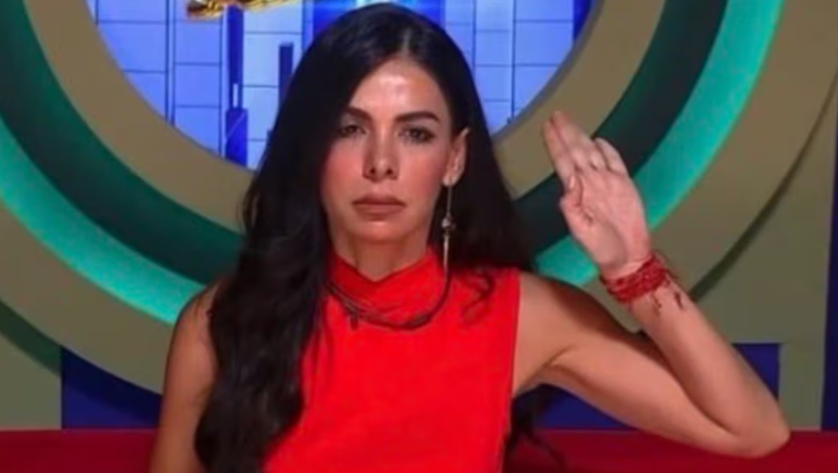 Vanessa Arias realiza señal  de auxilio en vivo dentro de La Casa de los Famosos | Especial