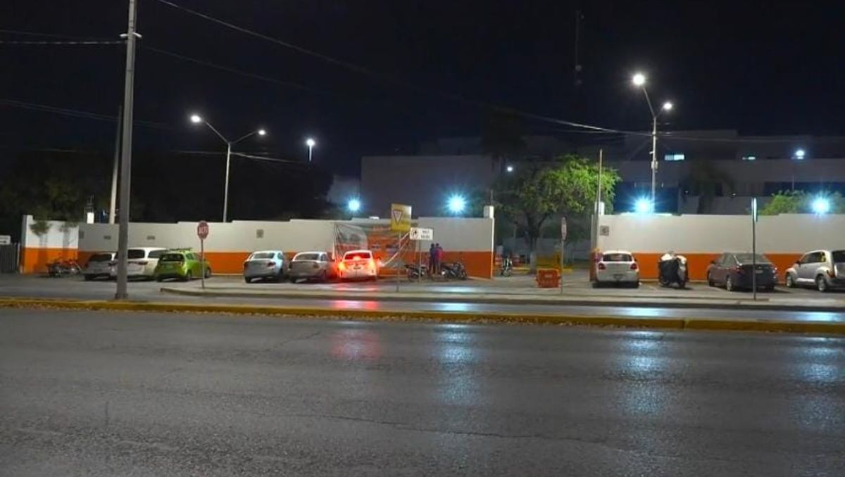 Agentes ministeriales y peritos de la Fiscalía entrevistaron a empleados y oficiales tras los hechos. Especial