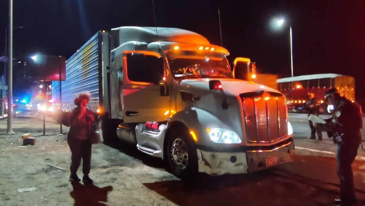 Intento de asalto deja trailero muerto sobre autopista Amozoc-Perote | Especial