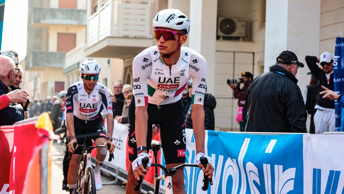 Ciclista mexicano Isaac del Toro en la quinta etapa de la Tirreno-Adriatico (EFE)