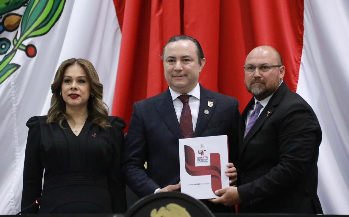 Héctor Villegas entregó el cuarto informe de Américo Villarreal al Congreso de Tamaulipas. | Secretaría del trabajo.