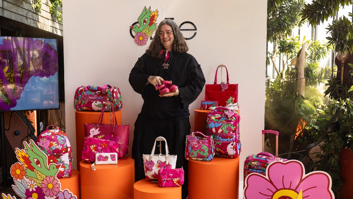 Ricardo Cavolo presenta la décima colección Cloe Gallery, titulada 'A volar'.