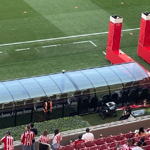 Chivas estrenó su nueva zona de bancas en el Estadio Akron de cara al repechaje mundialista, uno de los requisitos de FIFA