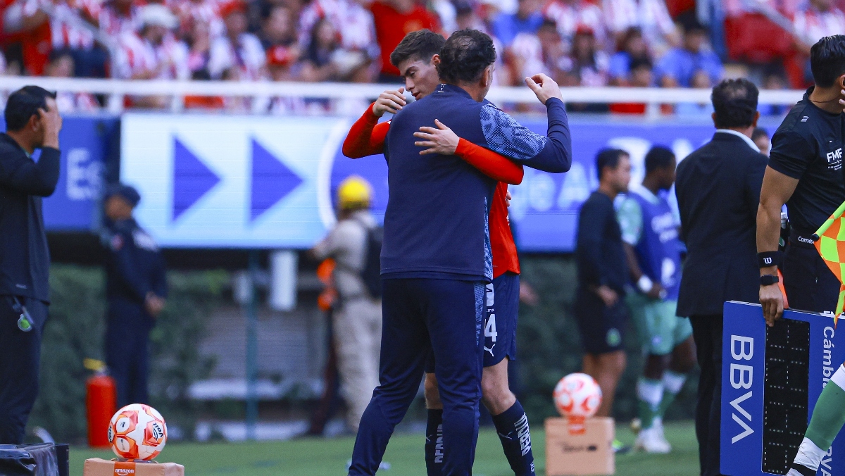 Gabriel Milito está feliz con el trabajo de 'Hormiga' González y desea que pueda ir al Mundial con México (Foto: MexSport)