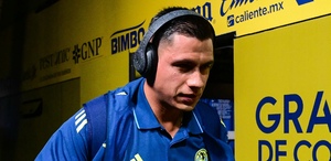 Luis Ángel Malagón regresó a la Ciudad de México luego de su operación de tendón en Guadalajara