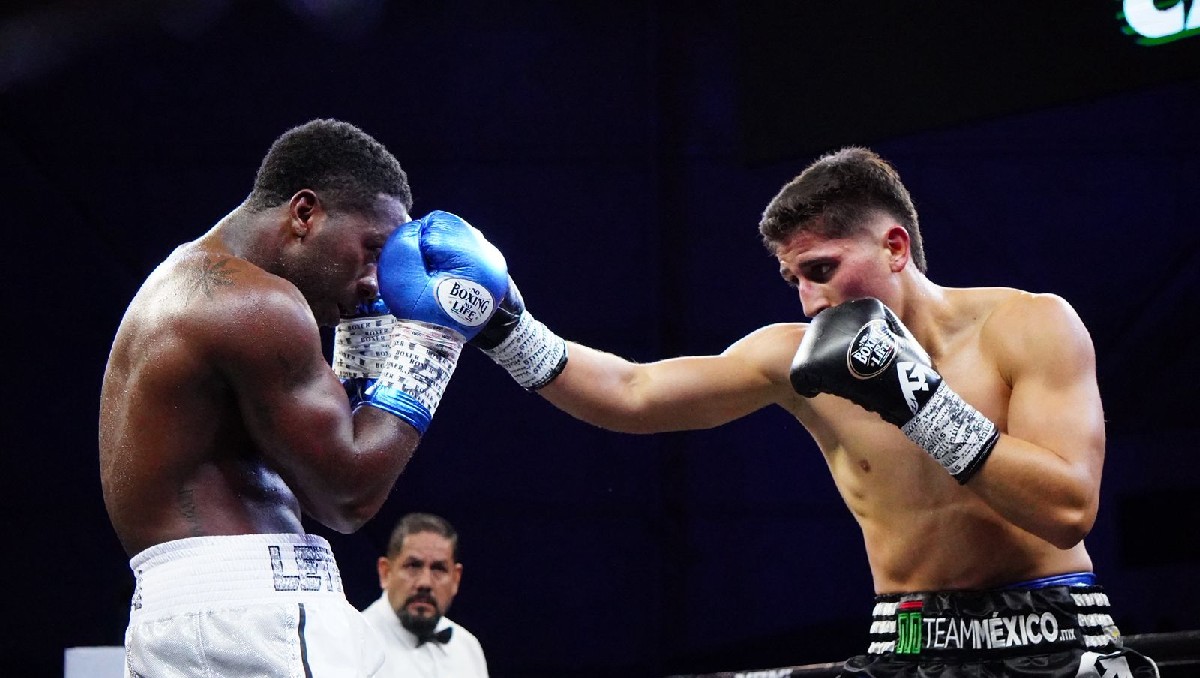 Marco Verde mantiene su invicto tras vencer a Alexander Moreno en Guadalajara (Cortesía)