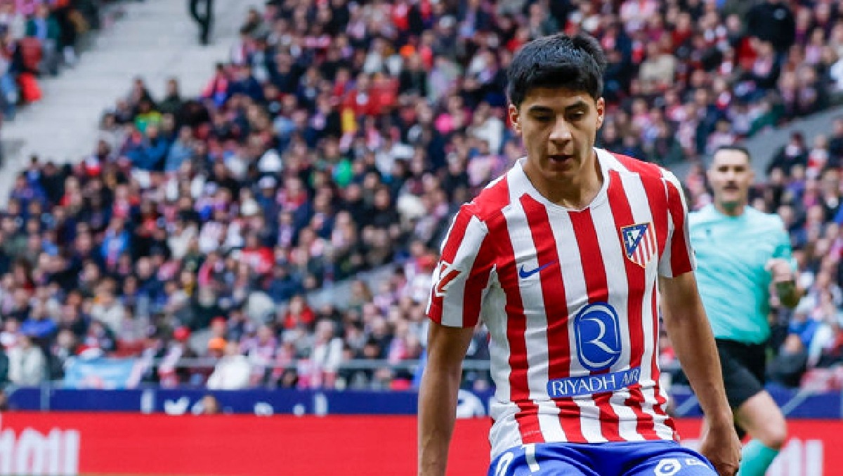 Obed Vargas, contento por su debut como titular (EFE)