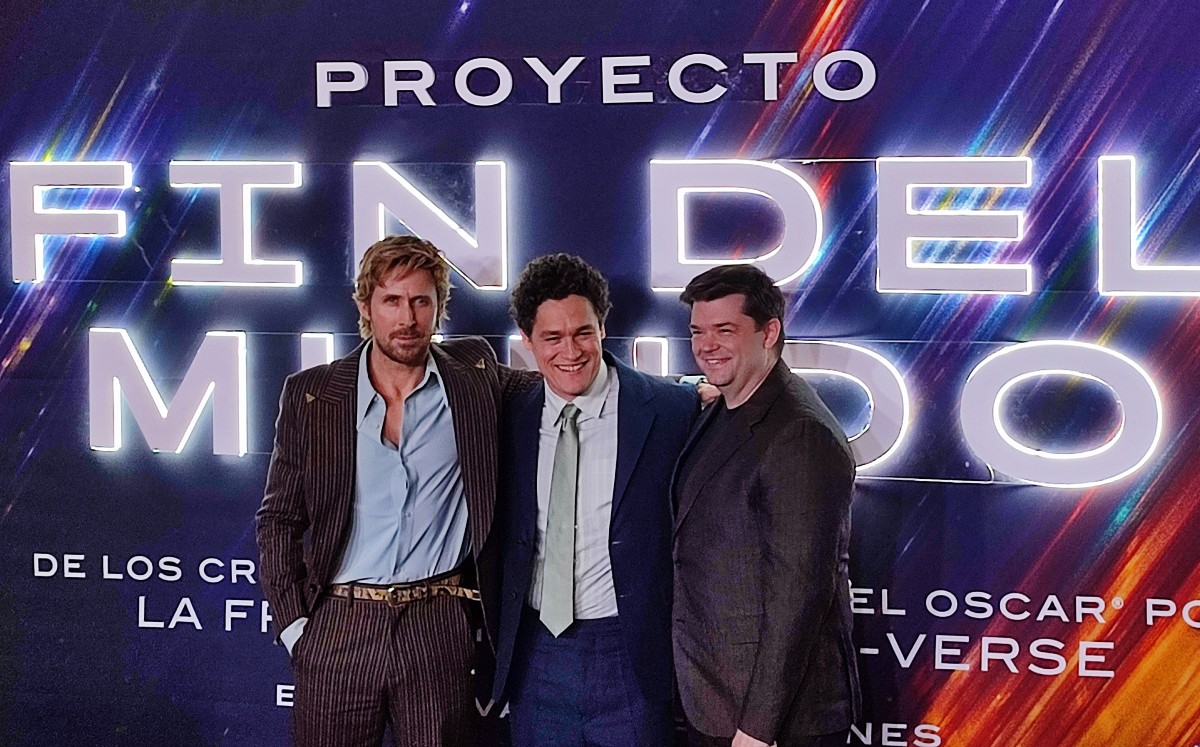 Ryan Gosling, Phil Lord y Christopher Miller. Foto: Omar Pardavé