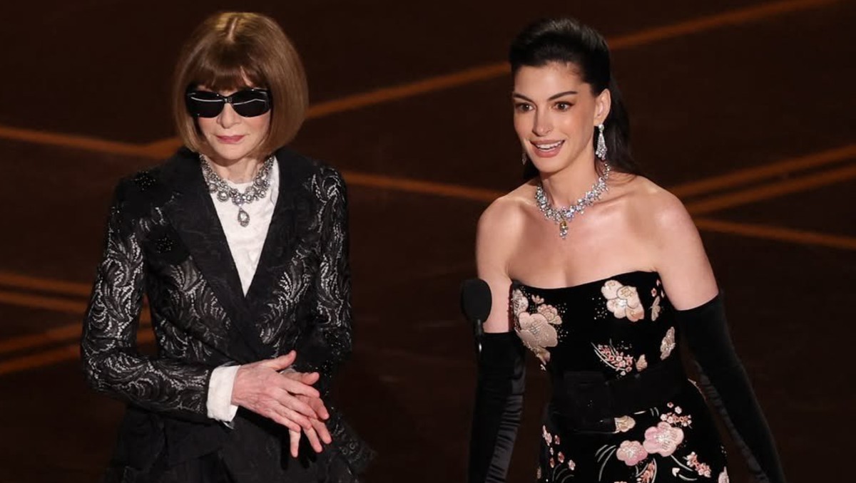 Anna Wintour, ex líder de Vogue, aparece en los Oscar 2026. | FOTO: Especial
