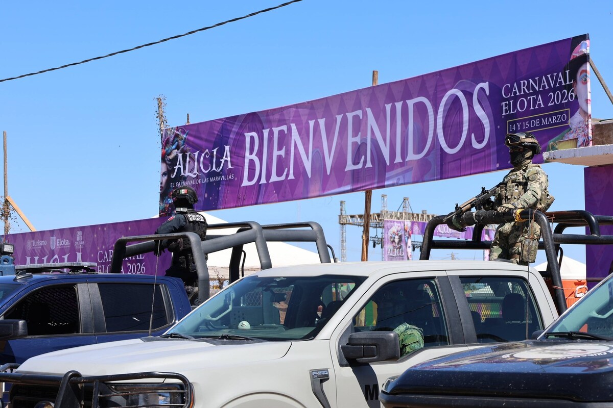 Elementos de Marina reforzaron la seguridad en el Carnaval de Cruz de Elota 2026. | Especial