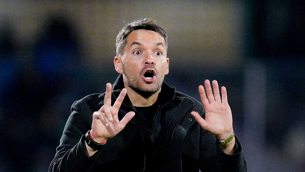 Nicolás Larcamón acabó "caliente" por la actuación del árbitro en el Pumas vs Cruz Azul (Imago7)