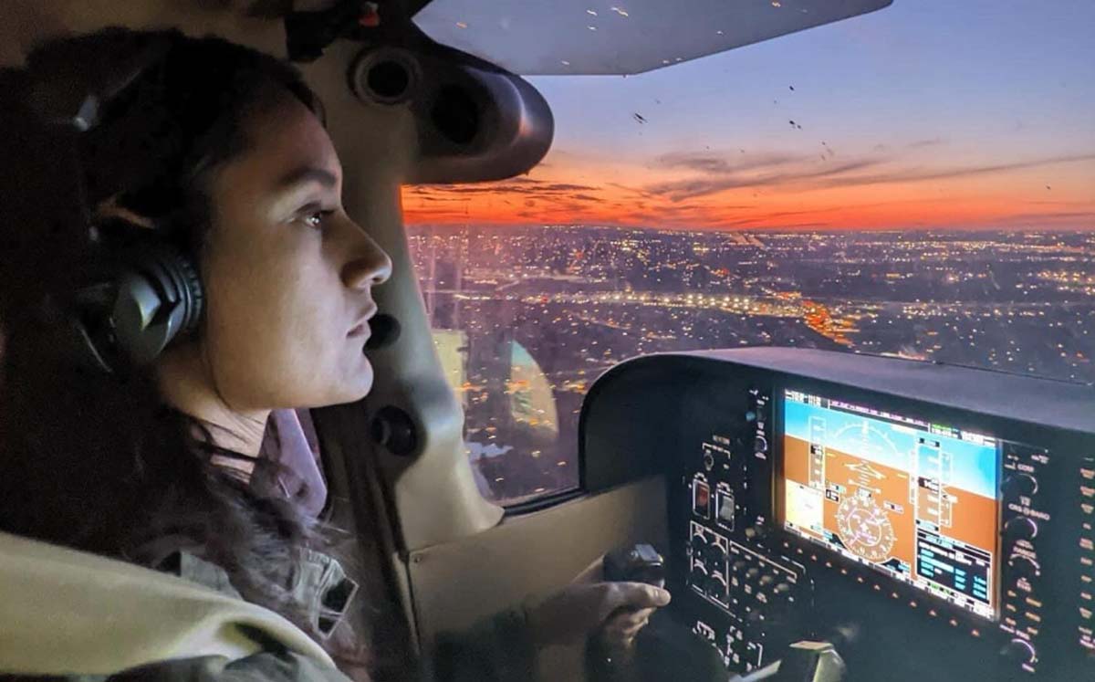 A los 23 años, Nahanie ya era piloto. | Foto: Cortesía