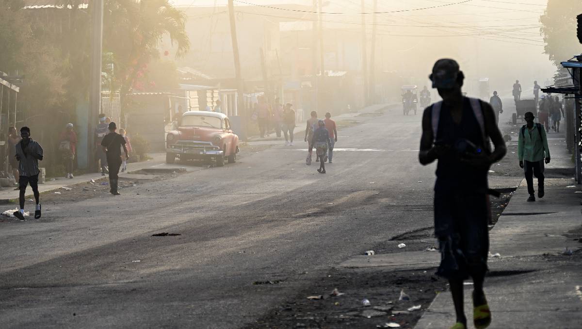 La compañía eléctrica de Cuba confirmó que la isla se quedó sin luz (Imagen ilustrativa, AFP)