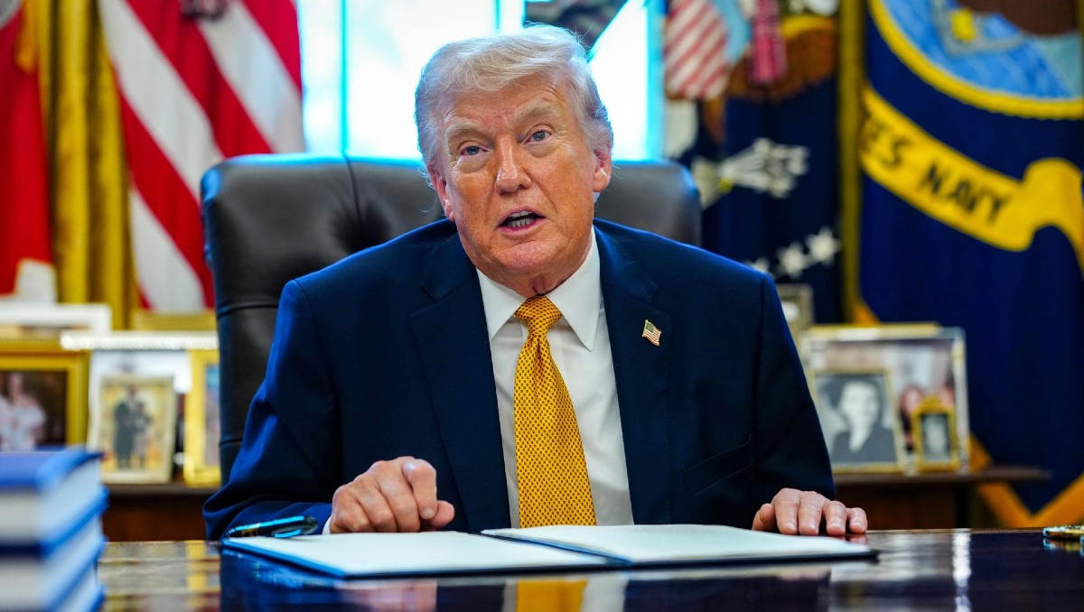 Donald Trump ha amenazado con sanciones a los países que quieran entregar crudo a la isla. | Foto: EFE