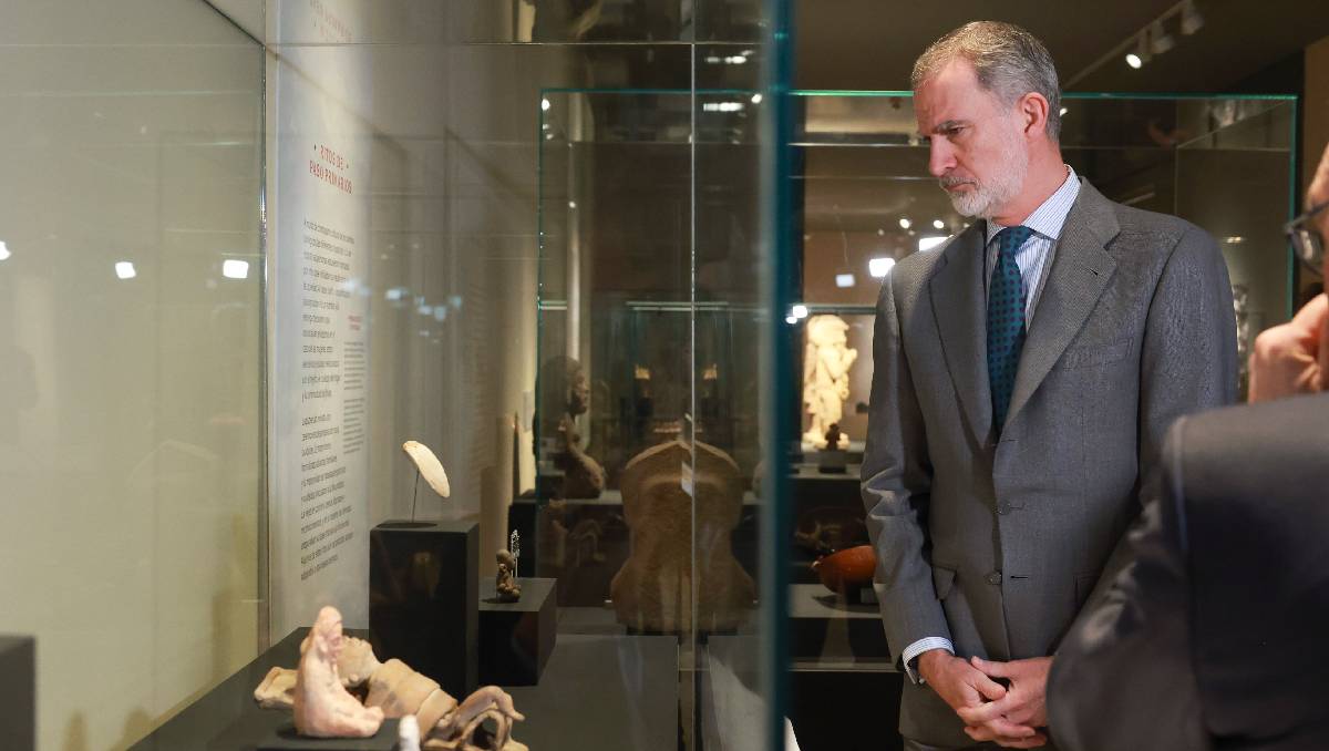 El rey de España en la exposición 'La mitad del mundo. La mujer en el México indígena' (Foto: X Casa Real)