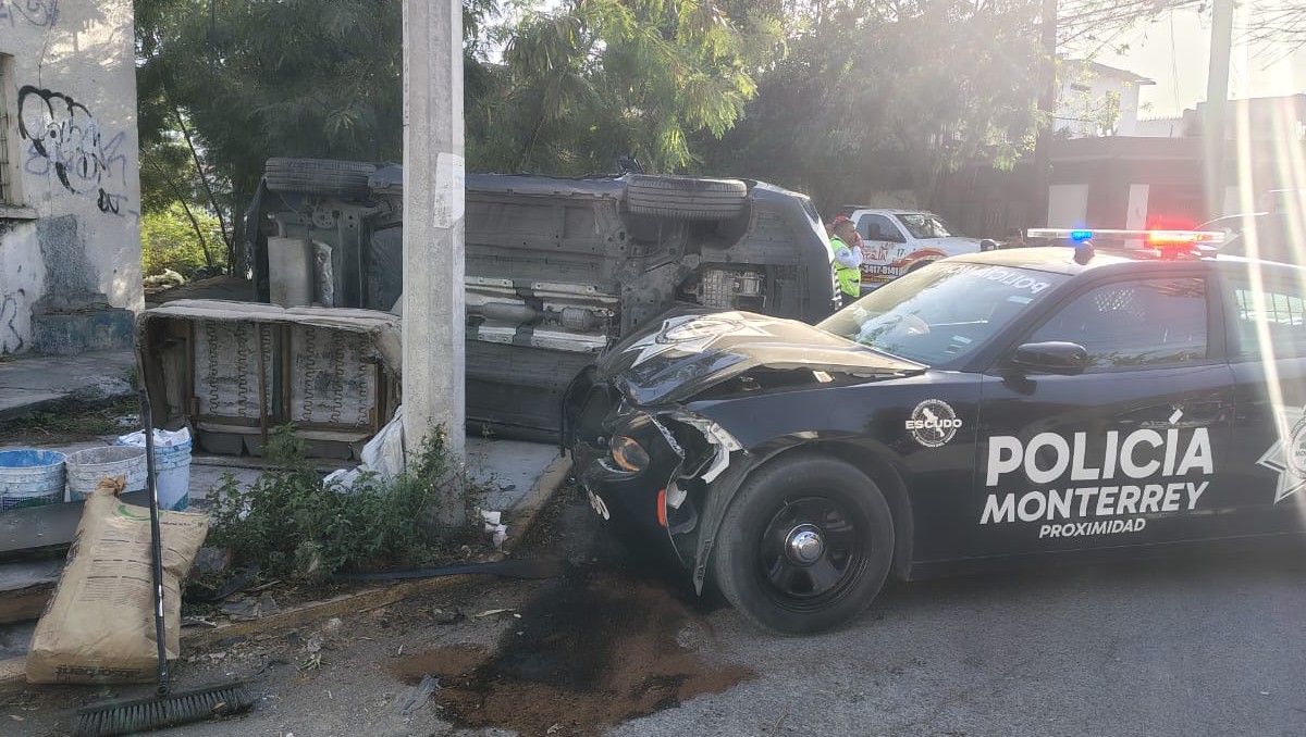 La unidad circulaba en persecución de un motociclista que evadió a la autoridad. Foto: Israel Santacruz