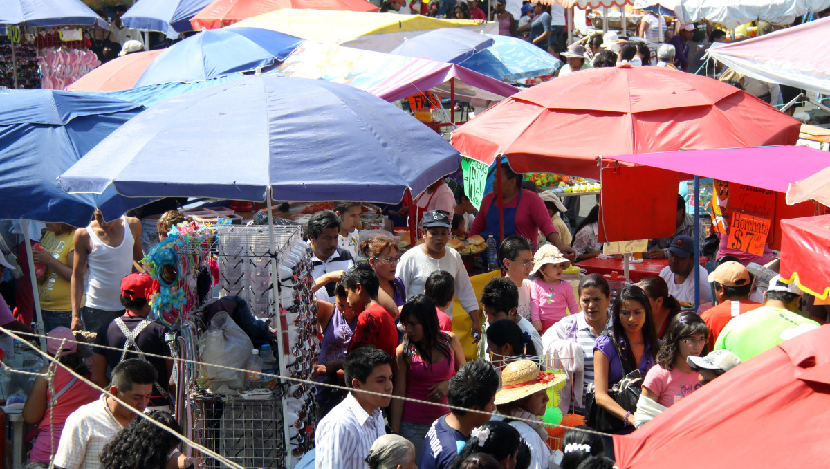 Ayuntamiento de Puebla dará 400 permisos a ambulantes en El Calvario | EsImagen