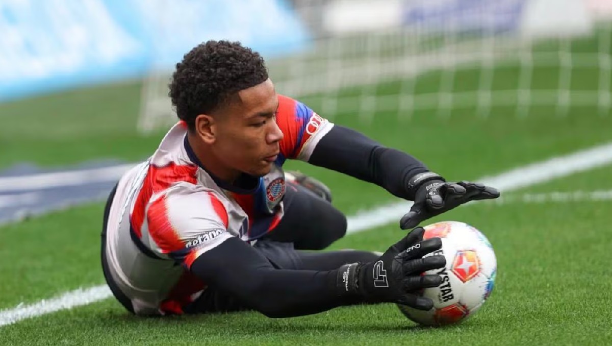 ¿Bayern Múnich debutará a Leonard Prescott, portero de 16 años, en la Champions League? (Instagram @leo.pct1)