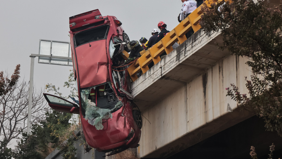 El choque en el  Periférico Ecológico de Puebla dejó a una mujer sin vida | Agencia Es Imagen
