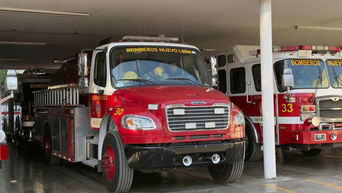 El comandante Alejandro Zúñiga reconoció el esfuerzo del personal que en promedio combate 20 incendios al día. Víctor González
