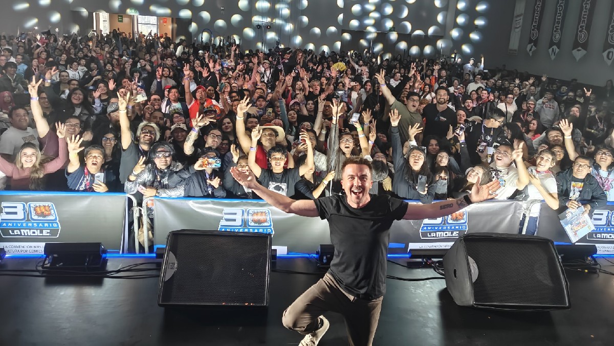 Frankie Muniz dedica mensaje tras visita a México | Especial