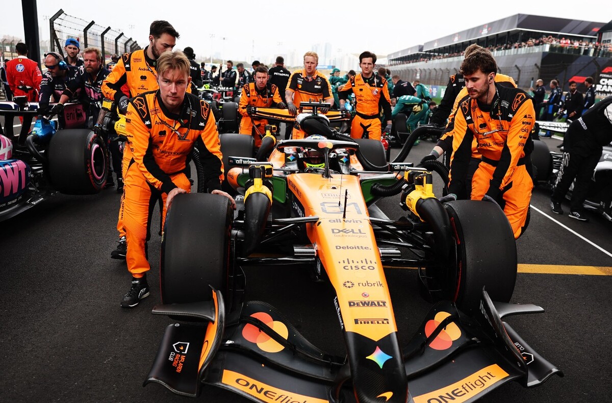 McLaren es uno de los principales en sufrir problemas técnicos durante el GP de China (Reuters)