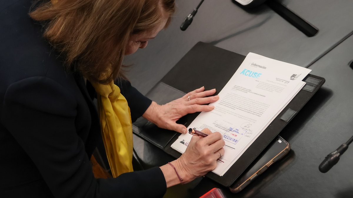 El plan B fue recibido por la Mesa Directiva del Senado, mientras que la oposición criticó su contenido. | Especial