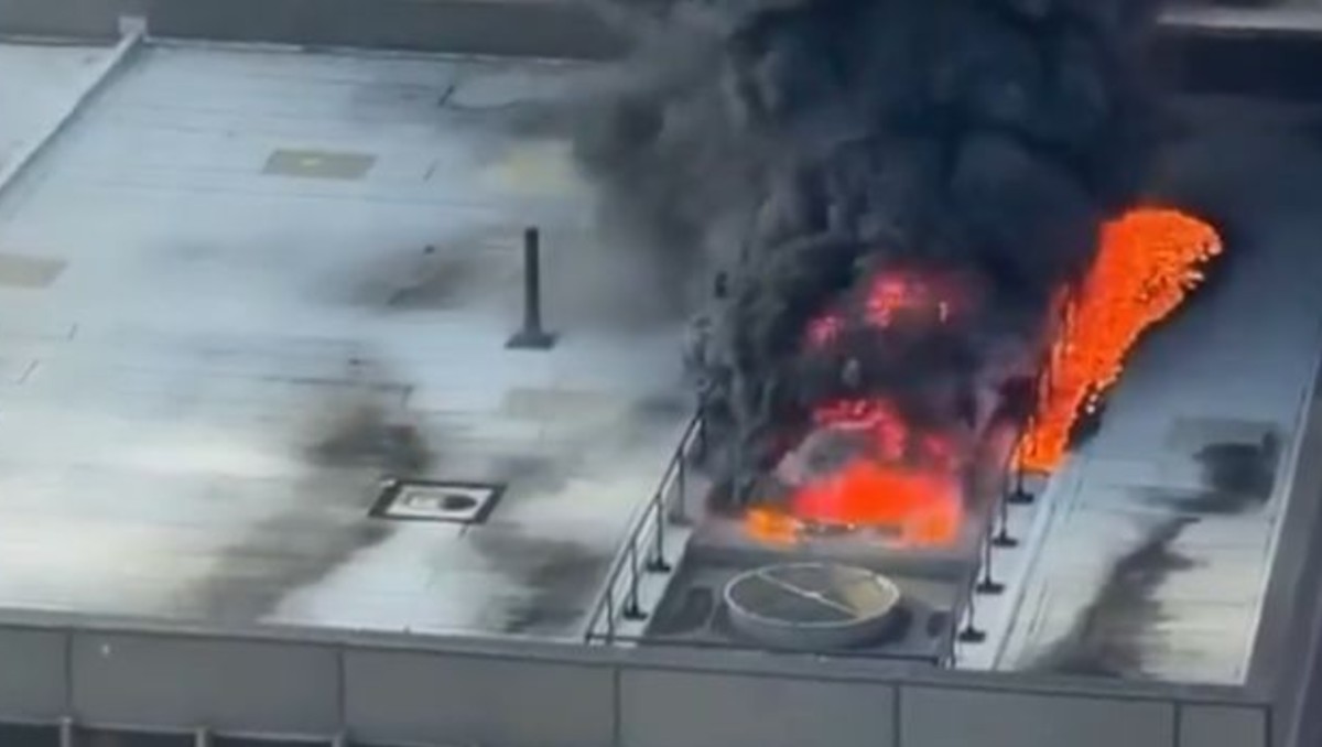 Se registra incendio en edificio de Manhattan. | Especial