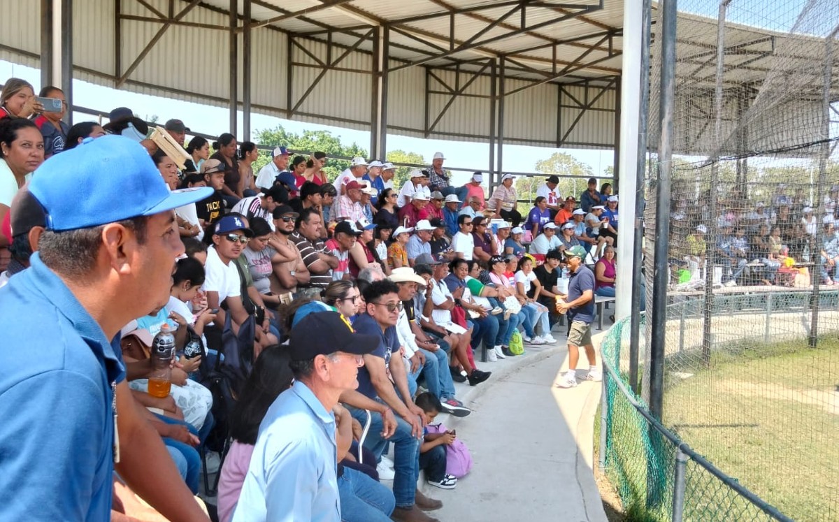 Béisbol amateur en Tampico reaviva convivencia familiar. | Sergio Sánchez