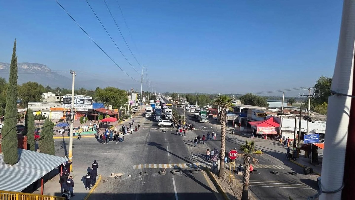 Bloqueo en la México-Laredo HOY 18 de marzo. (Guadalupe Trejo)