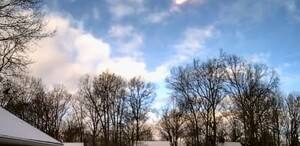 Cámara de seguridad capta el curso del meteorito