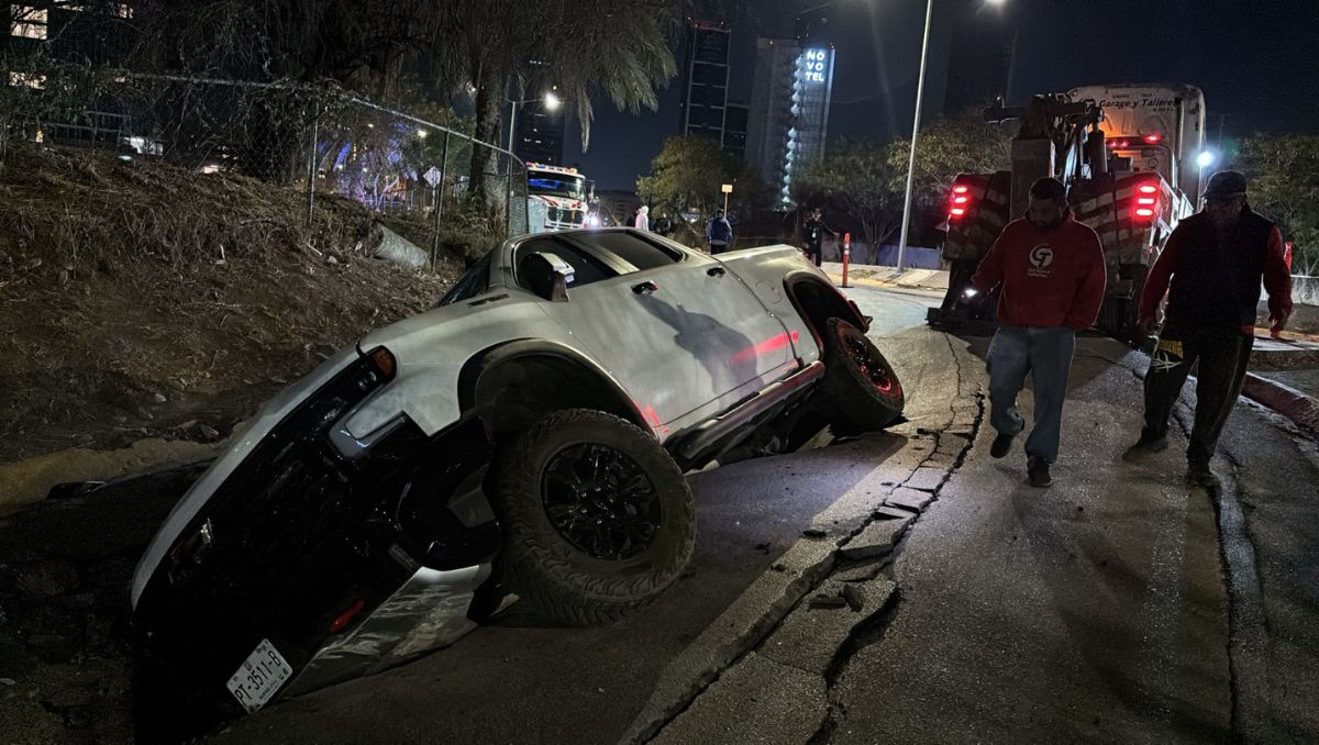 El conductor resultó con un golpe en la cara y en el ojo derecho, además del brazo del mismo lado. Agustín Martínez