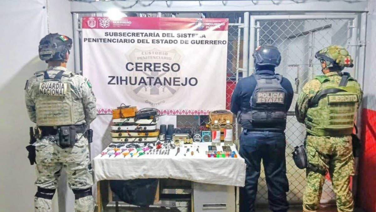 La droga y armas encontradas fueron resguardadas por las autoridades. | Especial