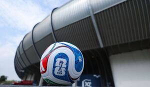 El operativo contempla coordinación interinstitucional y presencia permanente de autoridades dentro del recinto deportivo.