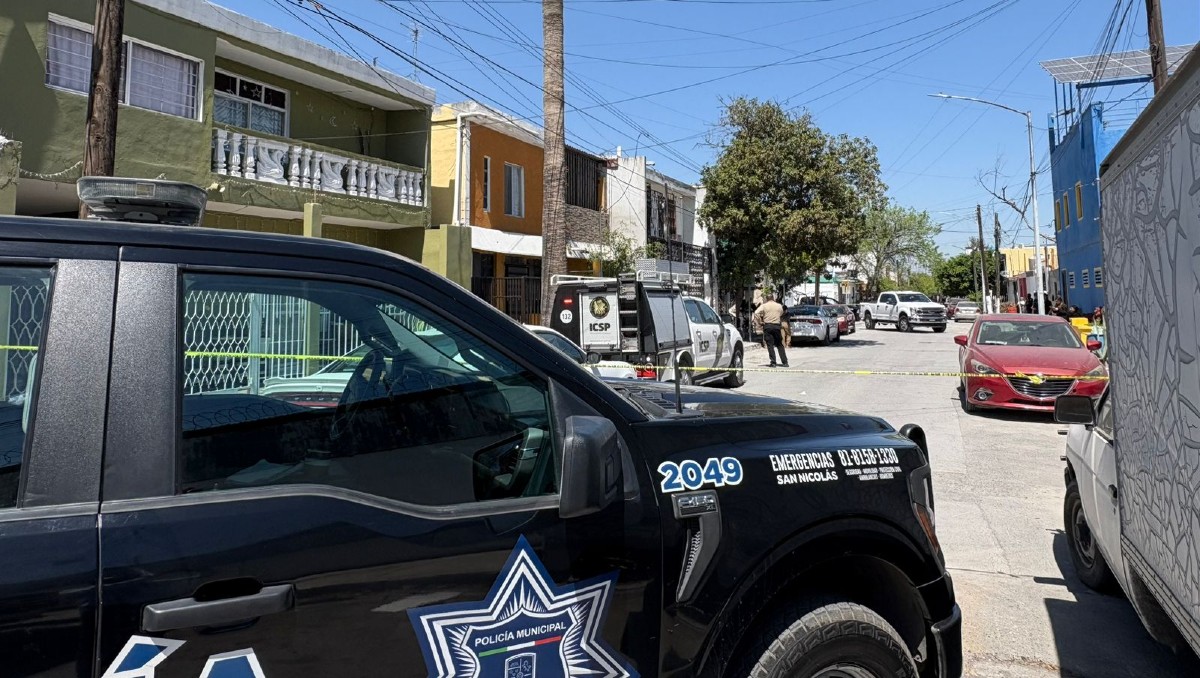 Elementos de la Policía de San Nicolás mantienen resguardado el área mientras agentes realizan las investigaciones. | Pedro Delgado