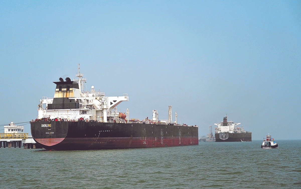 Por ahora, Irán es el único que controla el tránsito del transporte marítimo. RAFIQ MAQBOOL/AP