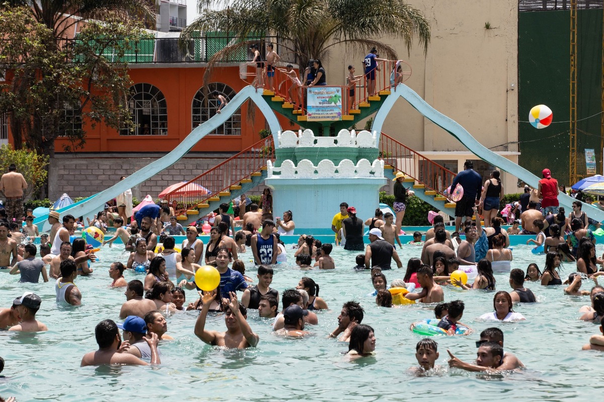 Miles de capitalinos buscan escapar del calor y disfrutar de las vacaciones. (Foto: Octavio Hoyos)