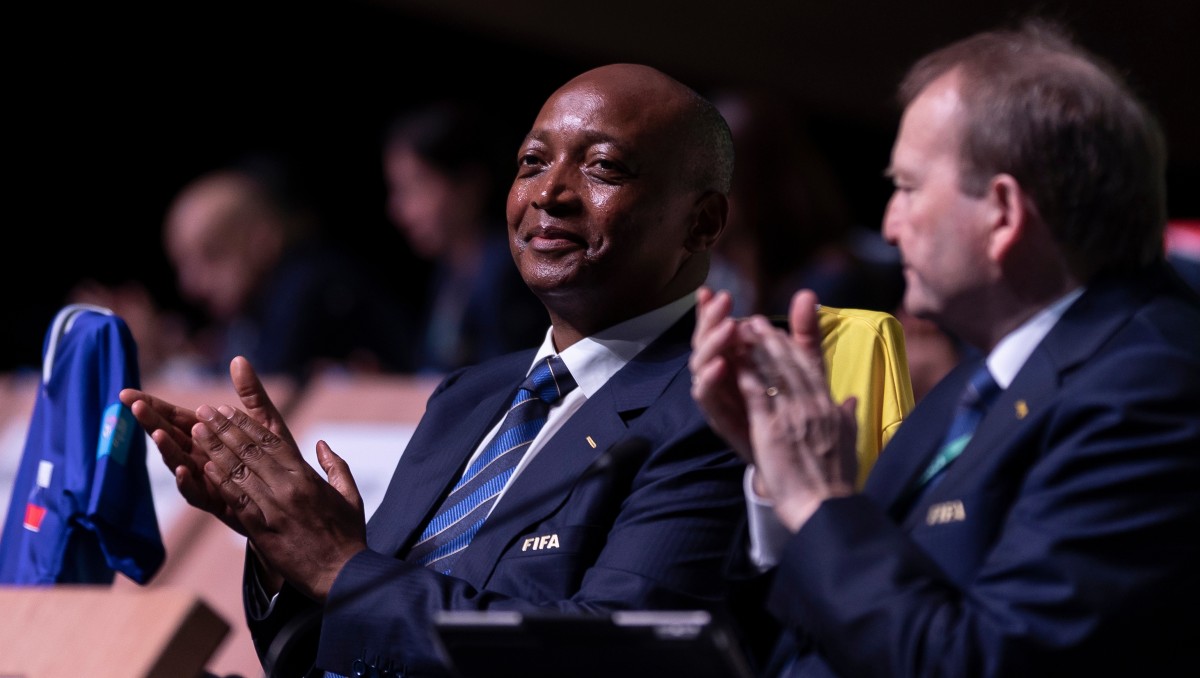 Patrice Motsepe respeta la decisión de quitarle a Senegal el trofeo de la Copa Africana de Naciones (AP)