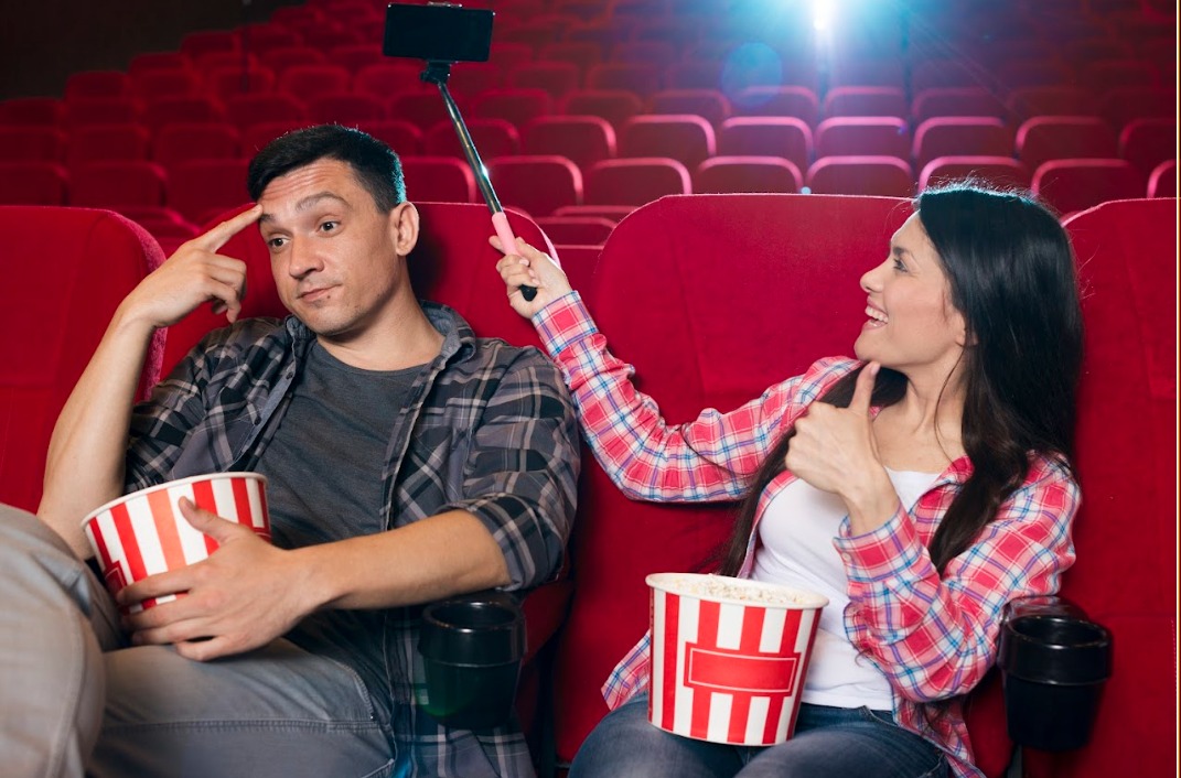 Statista estima que el mercado global de influencer marketing superó los 21 mil millones de dólares. | Freepik