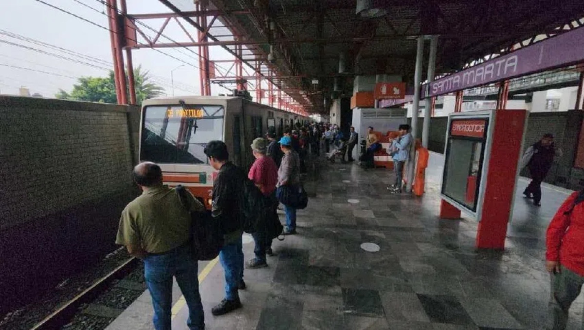Usuarios reportan fallas en la Línea A del Metro en la CdMx | ESPECIAL